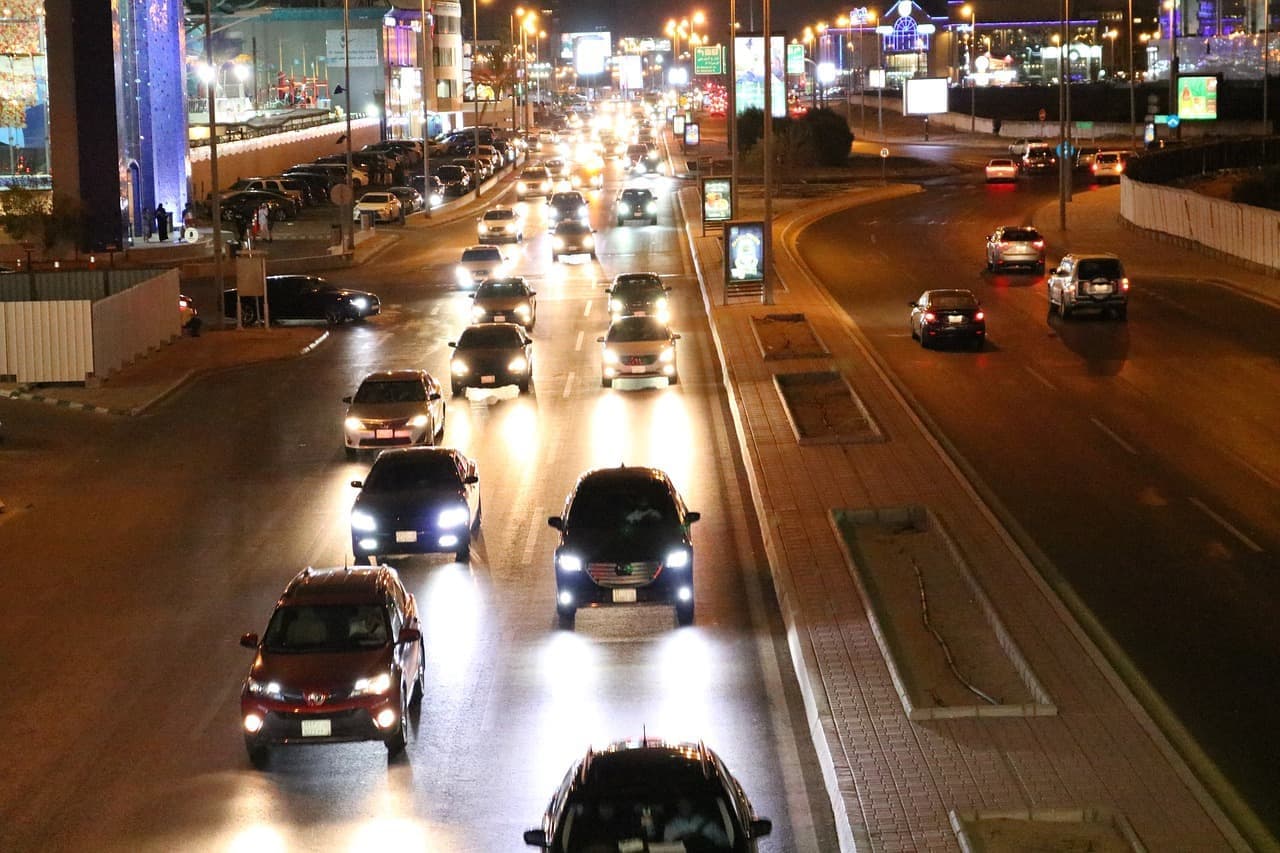NIGHT TIME SHOT OF JEDDAH TRAFFIC